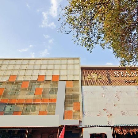 Oyo 26991 Stanza Luxurios Stay Zahirabad Exterior foto